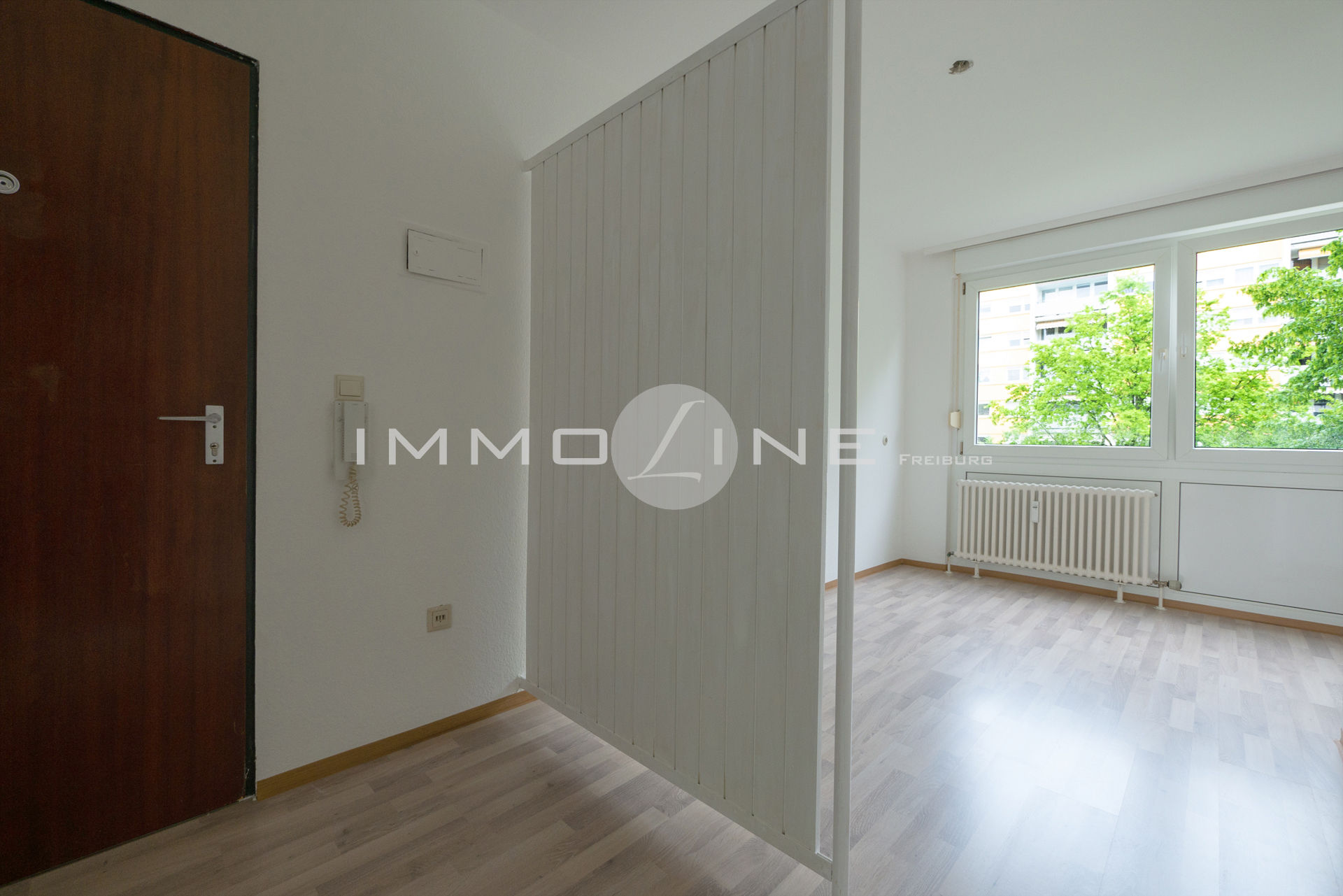 Eingangsbereich & offener Ess- und Küchenbereich