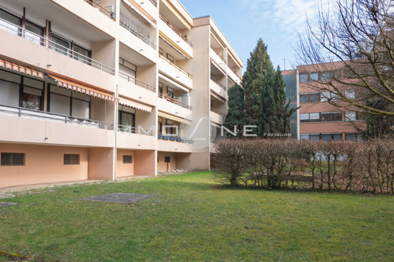 Gebäudeansicht von Westen