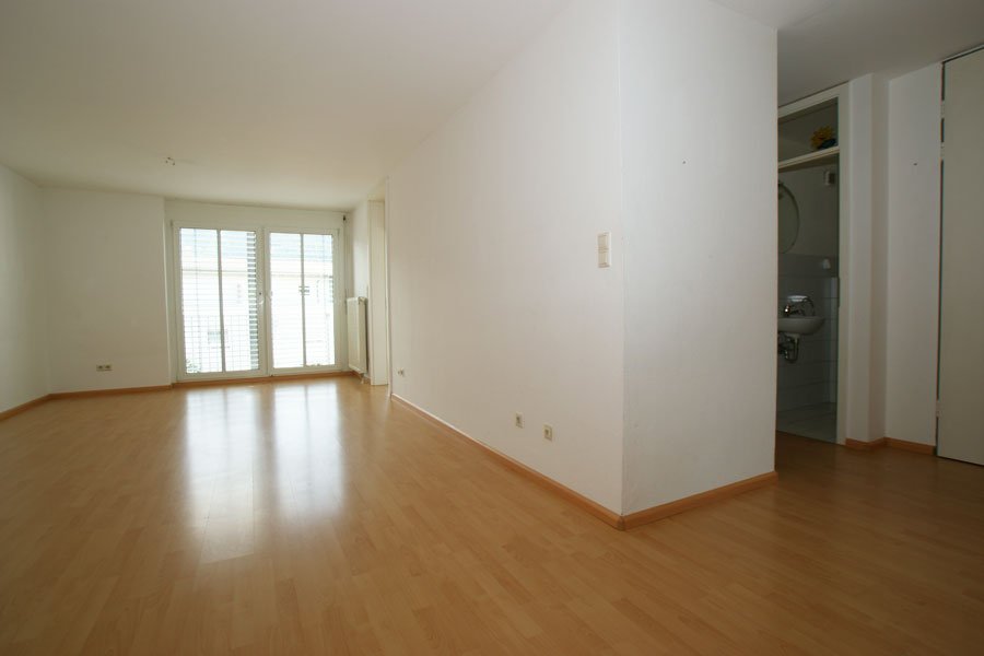 Wohn-/ Essbereich/ Flur